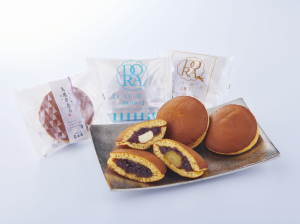 Dorayaki (ogura red bean paste), Shio Butter Dorayaki, Kuri Dorayaki. The pancakes are baked by the Full Automatic Dorayaki Machine.