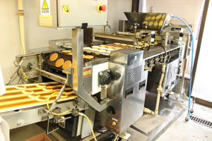 The Automatic Dorayaki Machine in operation