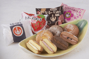 Aizu no Tenjin-sama (bouchee). The regular flavor is cream cheese and the seasonal limited-time flavors are strawberry, chocolate, and cherry. There are four other flavors as well.