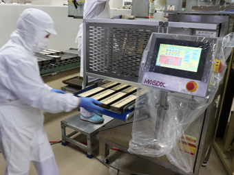 Hokkaido Cheese Castella in production